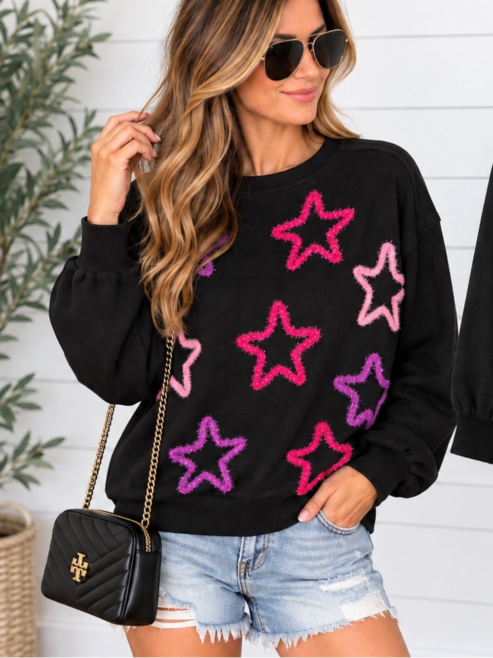 ⭐ Fantastic Fawn Black Fuzzy Star Graphic Sweatshirt Size Small
